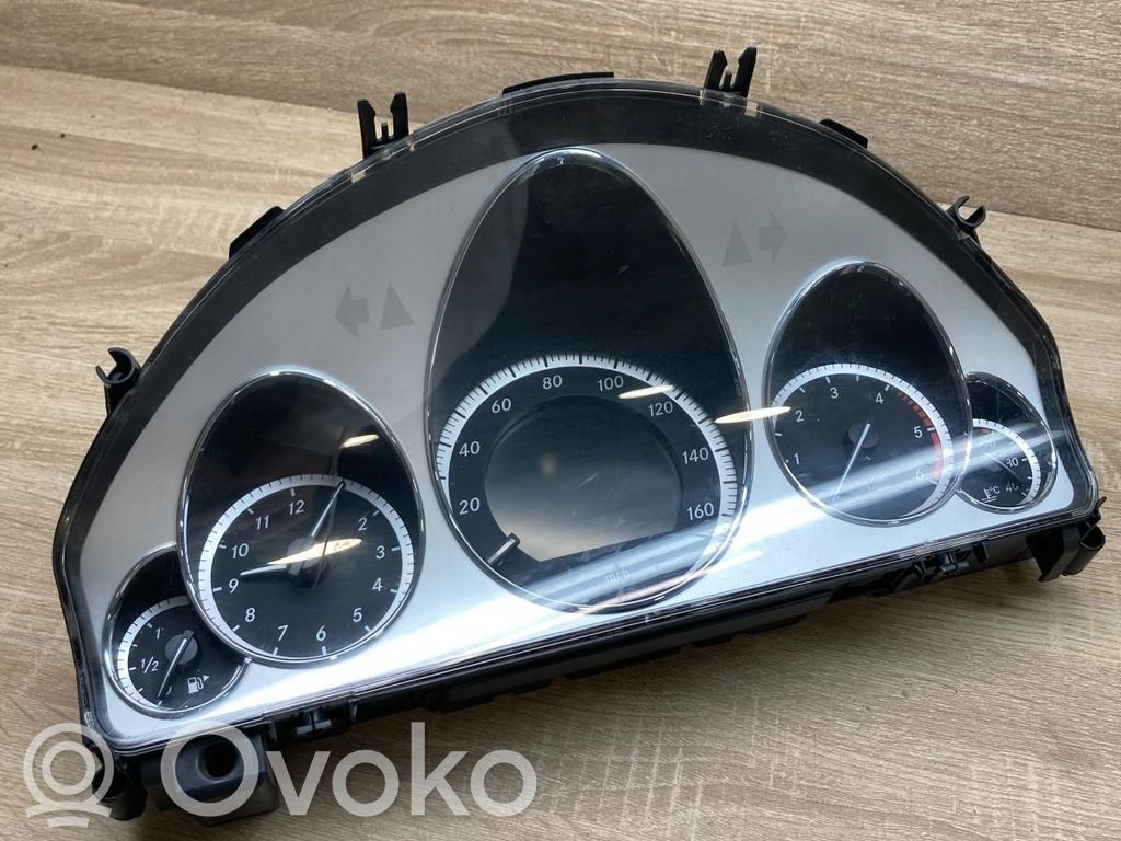 Mercedes-Benz E W212 Tachimetro (quadro strumenti)
