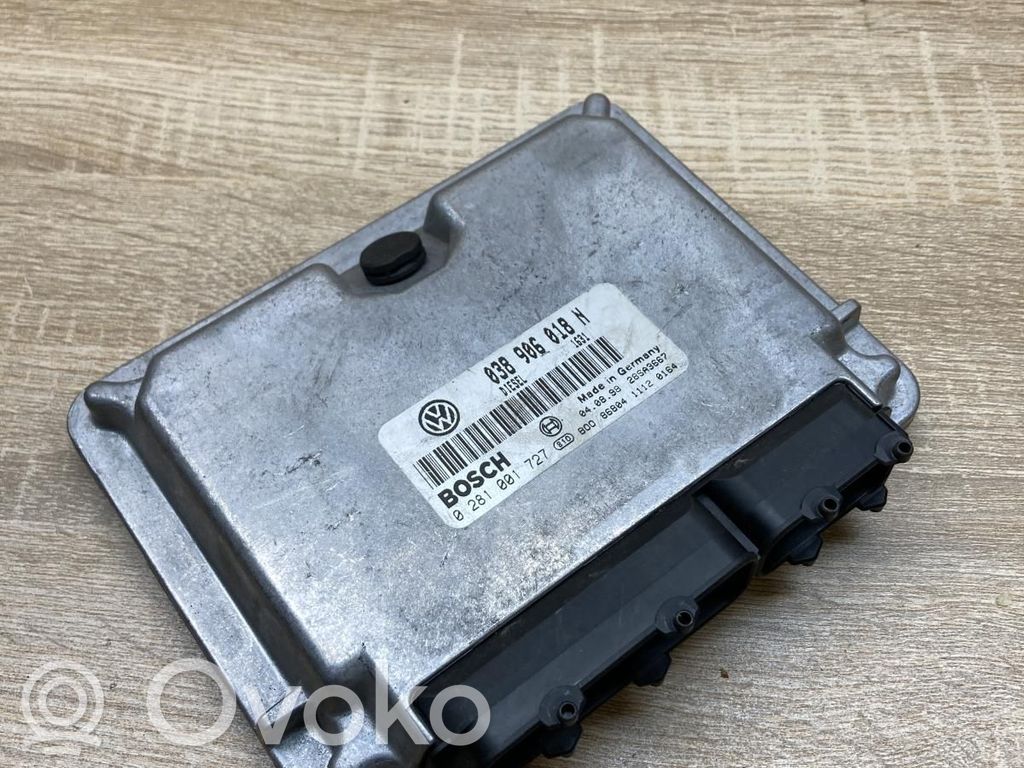 Volkswagen PASSAT B5 Unitate control motor/modul ECU 