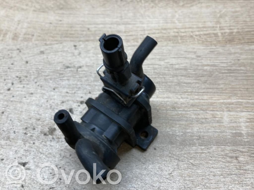 Opel Astra J Supapă vacuum 