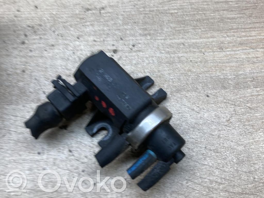 Válvula de vacío   2246175,72190323