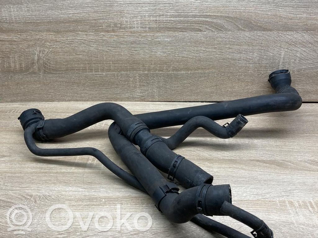 Volkswagen Golf VIII Conductă/furtun lichid de răcire motor 