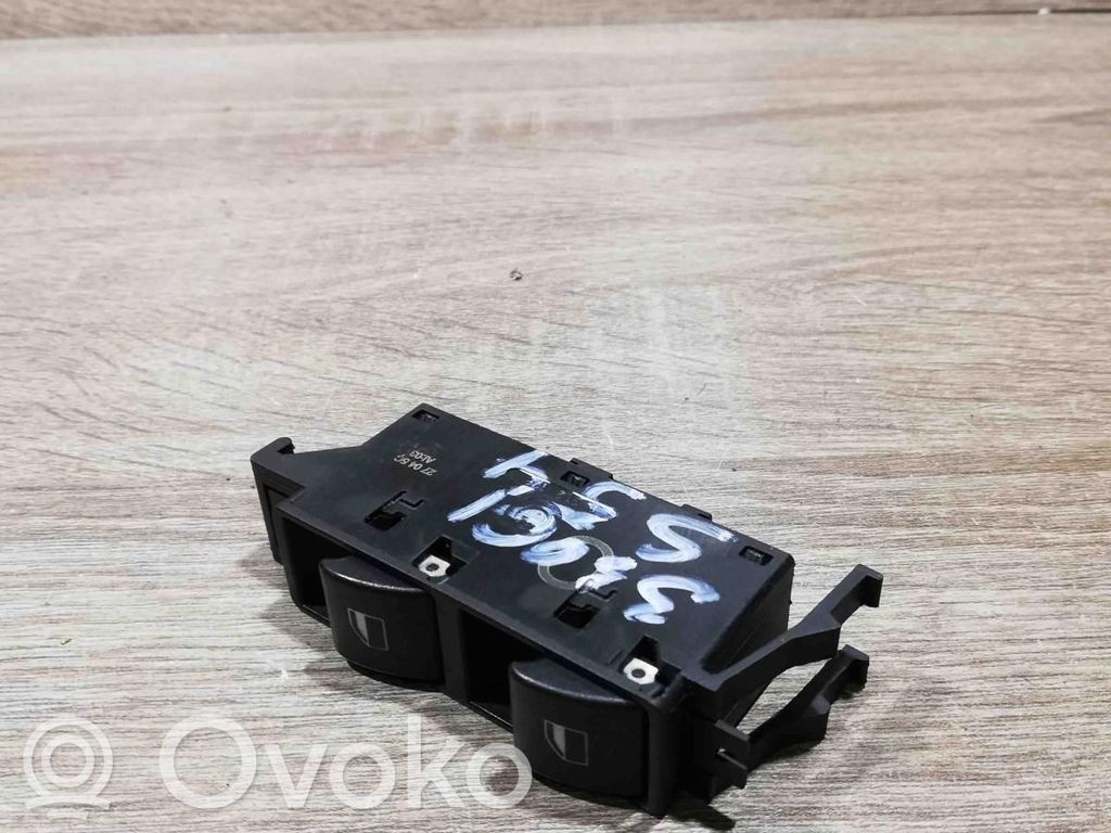 Electric window control switch   6902178