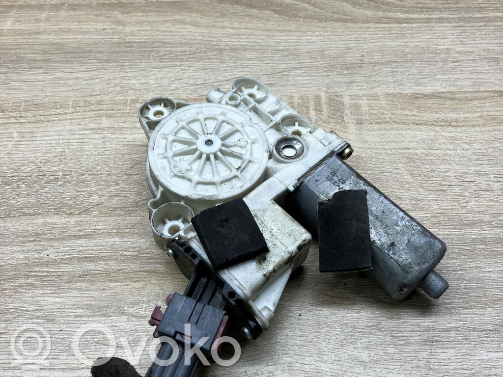 Opel Vectra C Motorino alzacristalli della portiera anteriore 
