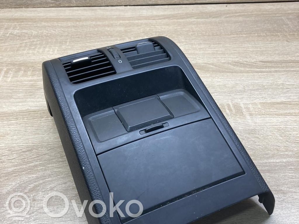 Volkswagen PASSAT B6 Grilă ventilație spate 