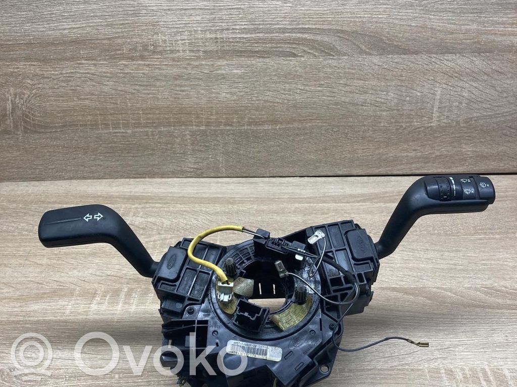 Ford Kuga I Leva/interruttore dell’indicatore di direzione e tergicristallo
