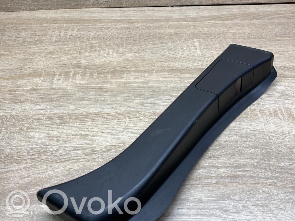 BMW X5 E70 Revêtement de pilier (bas) 