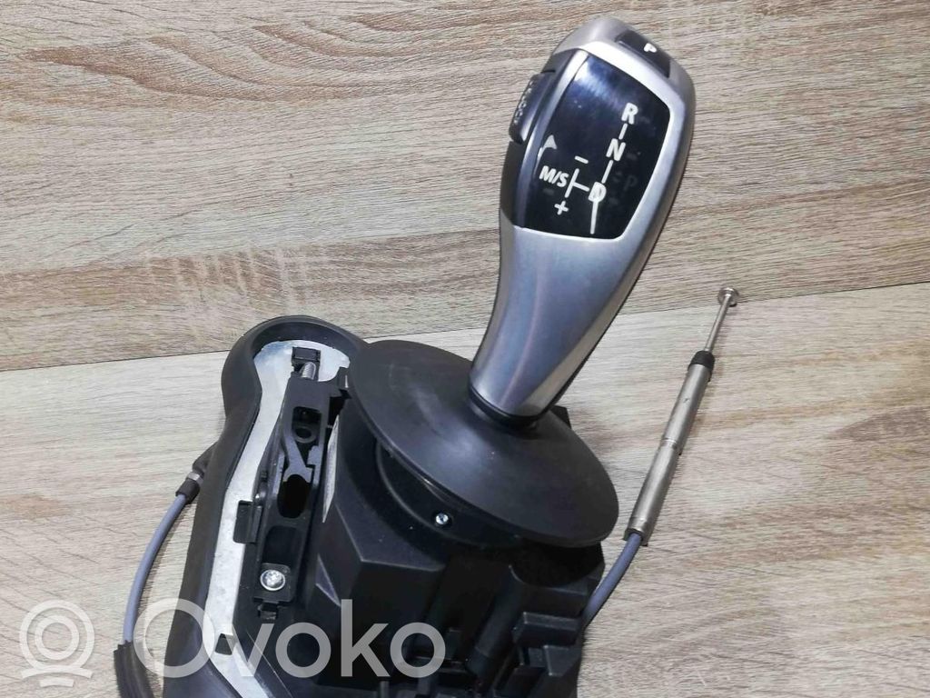 Gear selector   758772801,21720331300,9152121