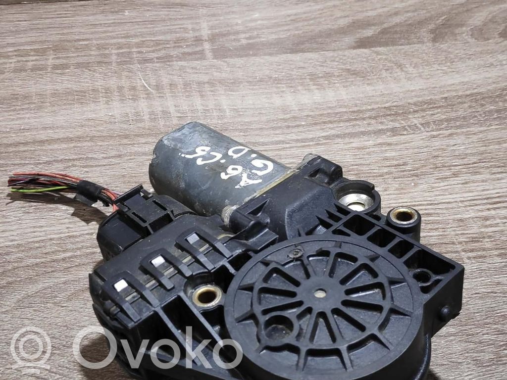Audi A6 S6 C5 4B Motorino alzacristalli della portiera posteriore 