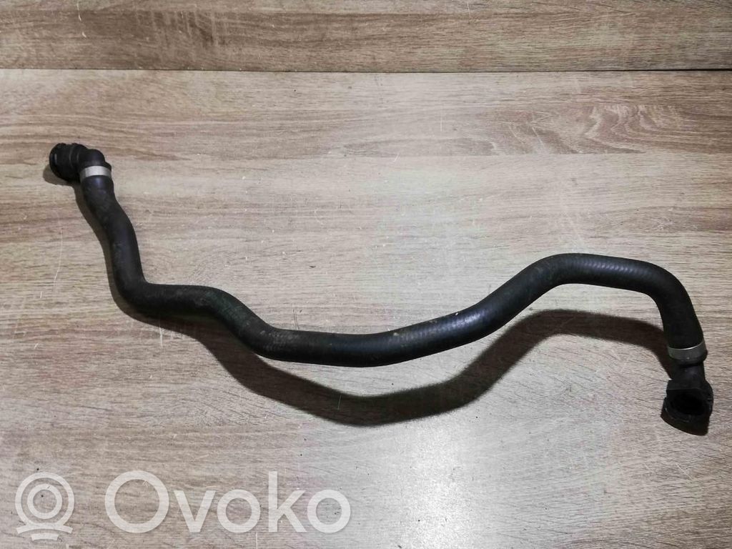BMW 5 E39 Conductă/furtun lichid de răcire motor 