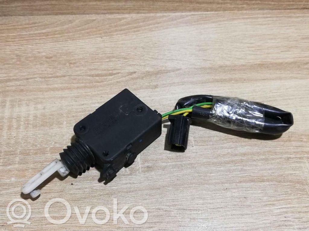 Silniczek / Siłownik zamka centralnego   V4405F10