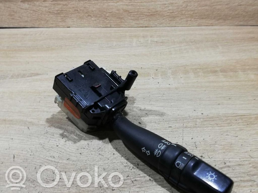 Toyota Avensis T250 Leva indicatori