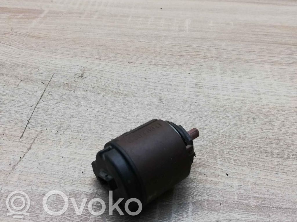 Light switch   530893,549392022