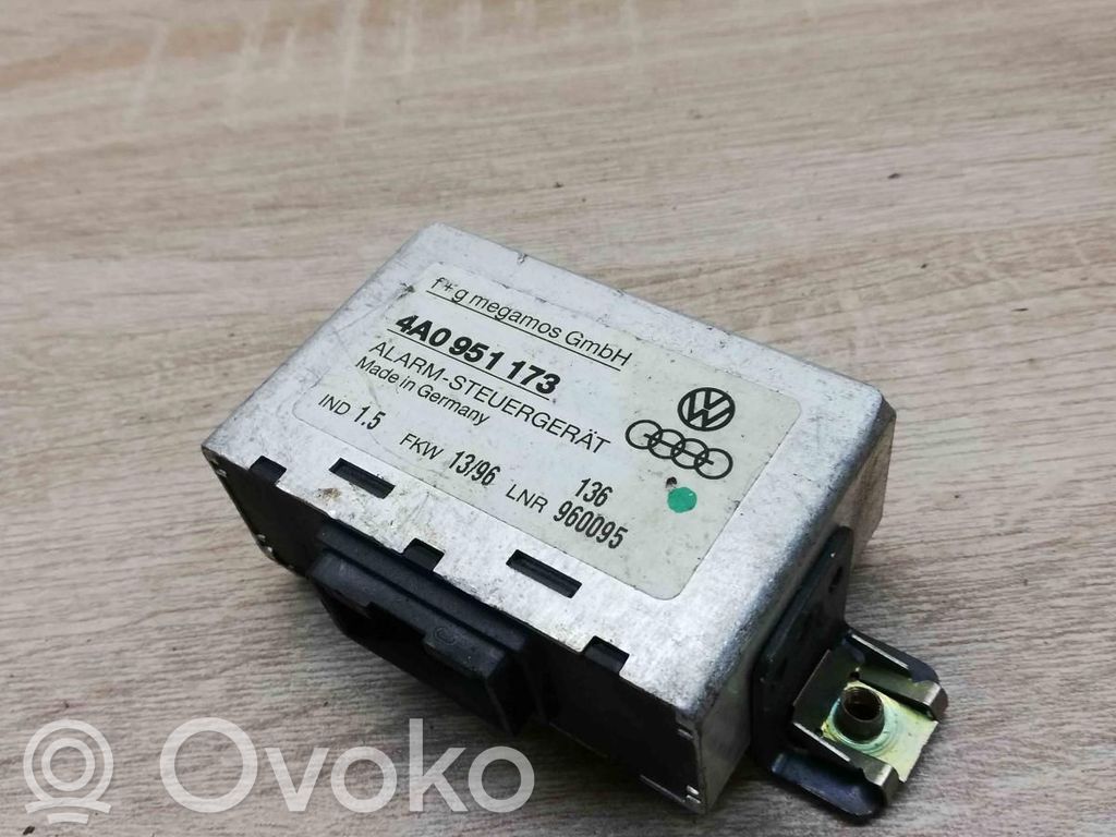 Unidad de control/módulo de alarma   4A0951173