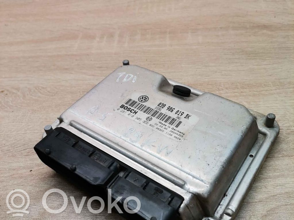 Volkswagen PASSAT B5.5 Unitate control motor/modul ECU 
