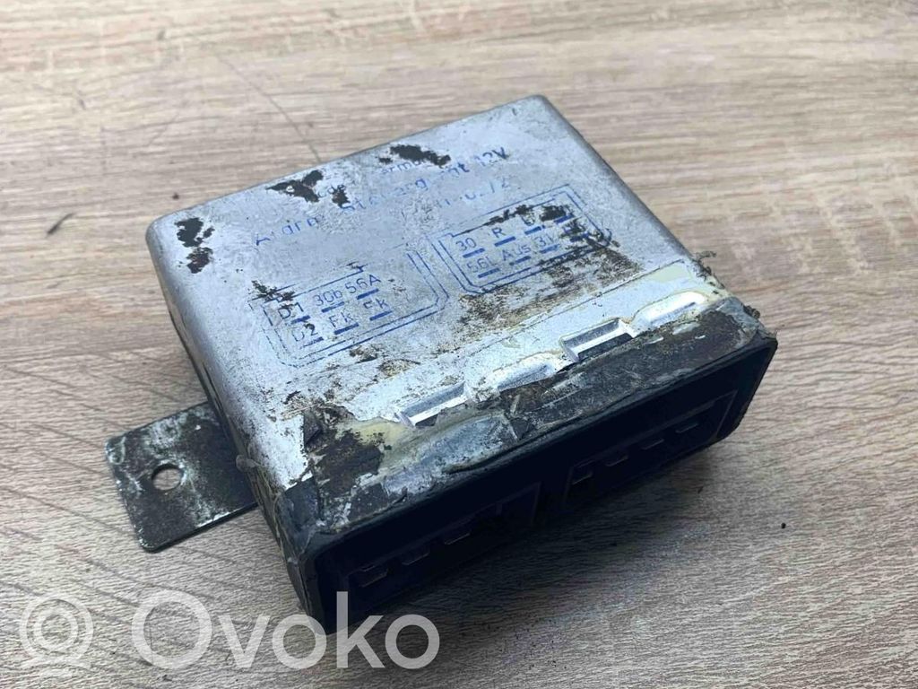 Volkswagen PASSAT B4 Inne przekaźniki 