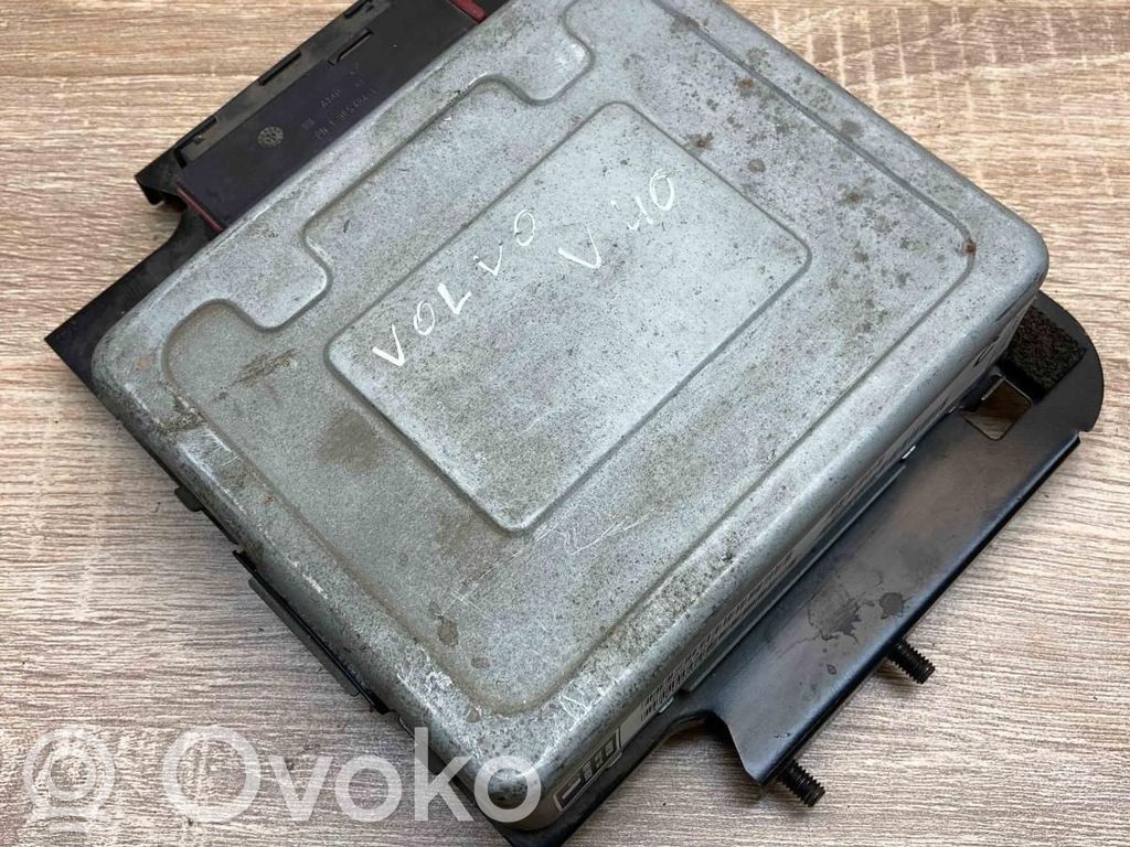 Engine control unit/module ECU   P30824403,1TEV000425