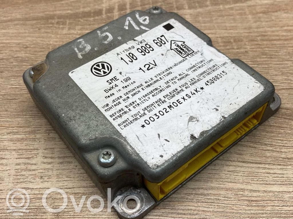 Volkswagen PASSAT B5 Centralina/modulo airbag