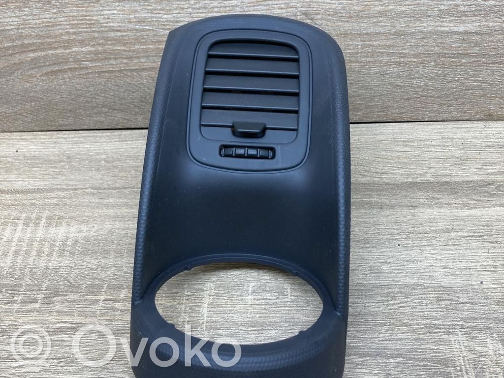 Boczna kratka nawiewu deski rozdzielczej   68420MB400,68755MB400
