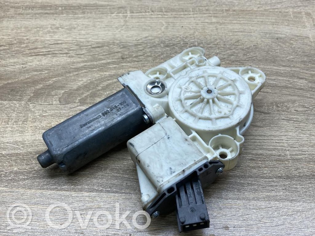 Toyota Avensis T250 Motor macara geam ușă față 