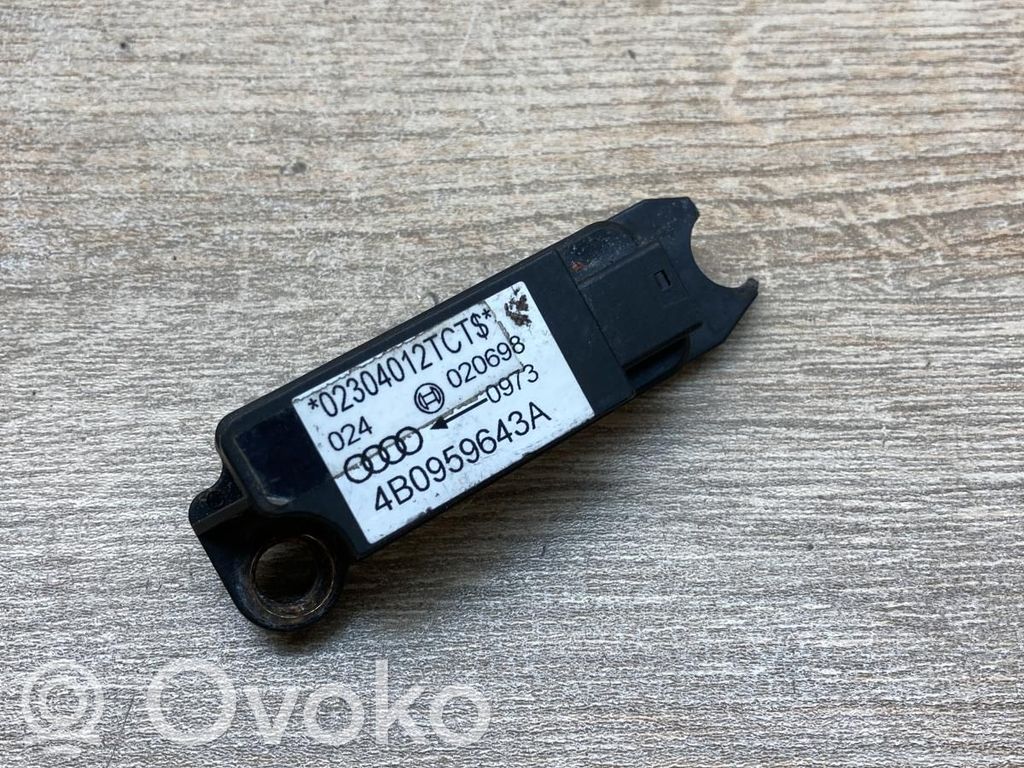 Audi A6 S6 C5 4B Czujnik uderzenia Airbag 