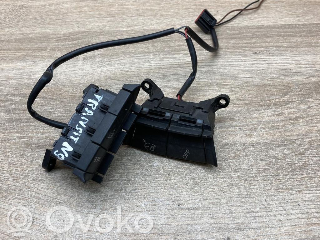 Boutons / interrupteurs volant   3M5T9E740AD