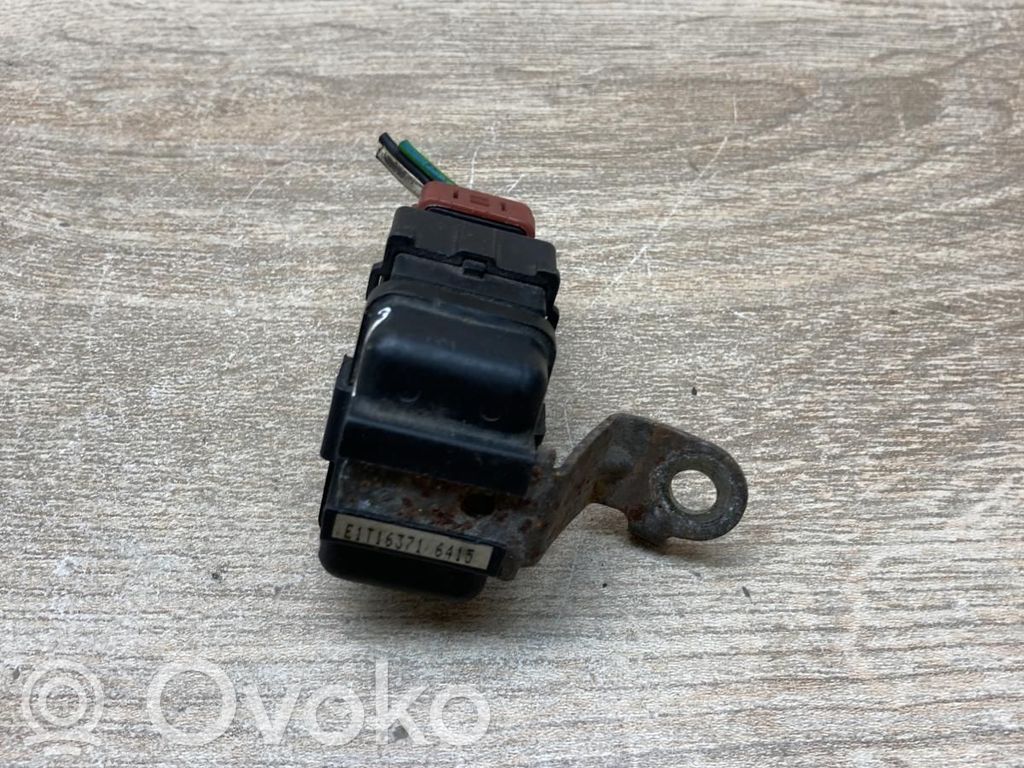 Czujnik ciśnienia powietrza   E1T16371