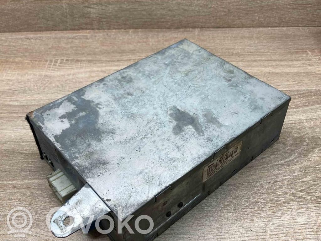 BMW 5 E39 Cerniera inferiore della portiera anteriore 