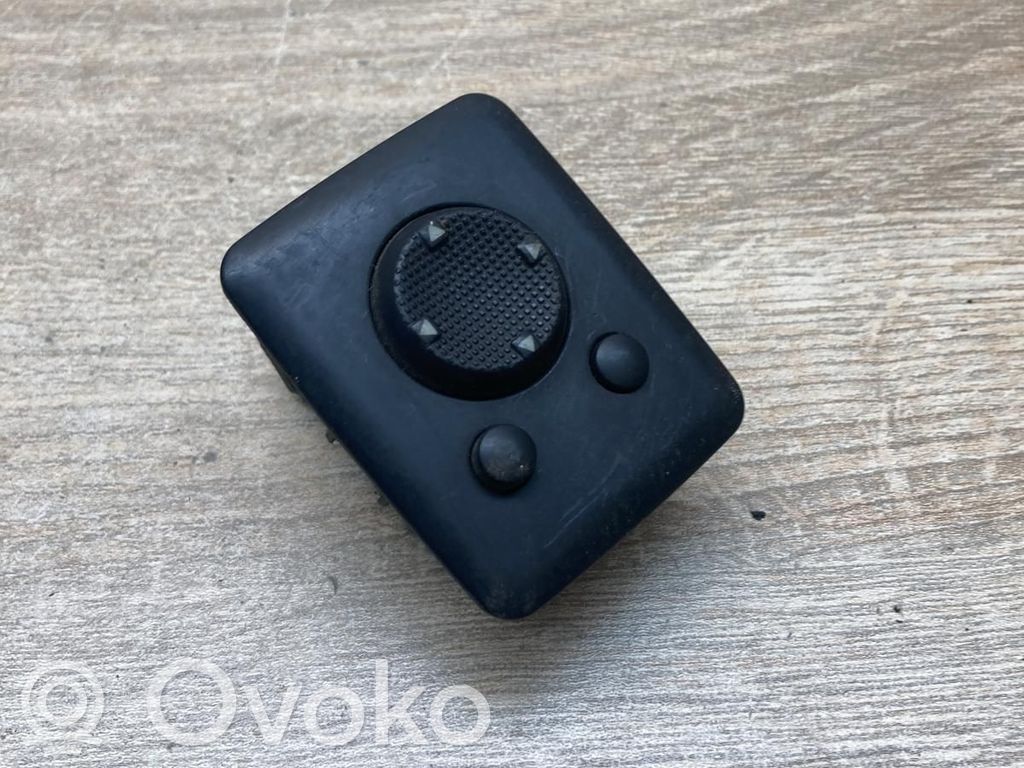 Volkswagen Transporter - Caravelle T4 Wing mirror switch 