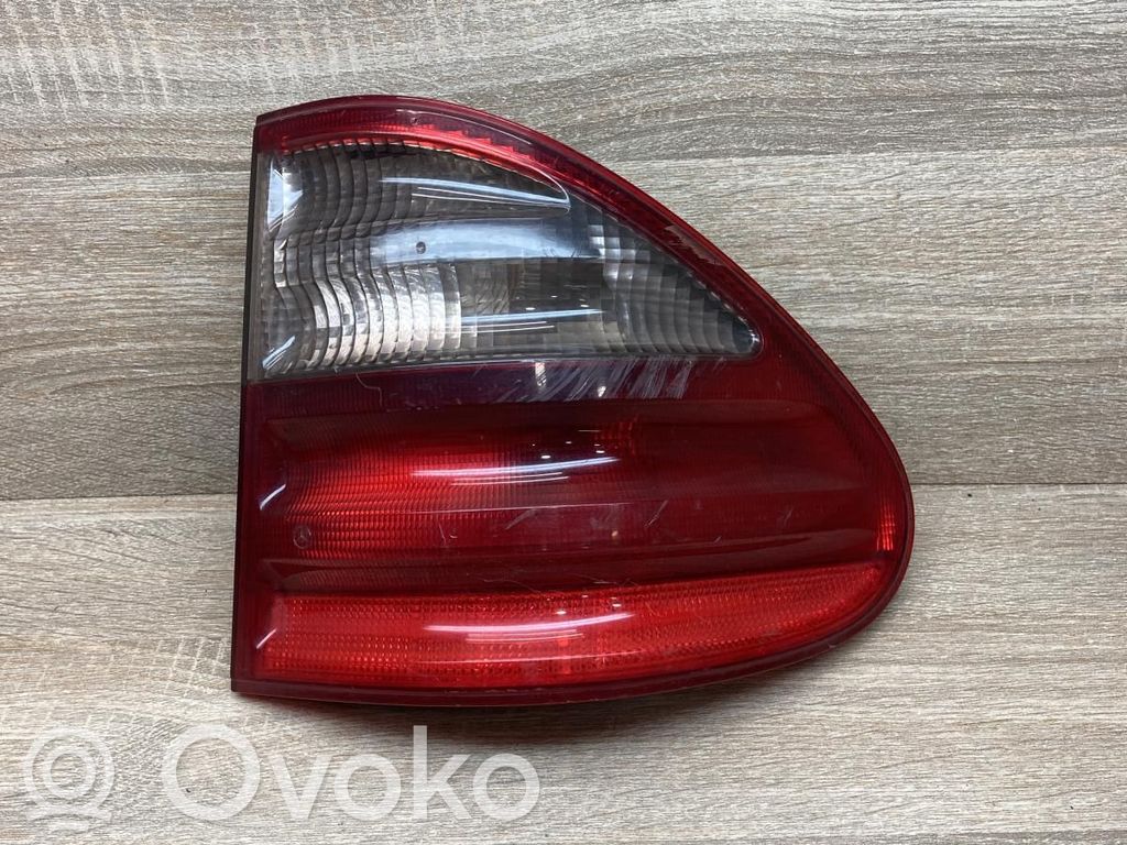 Mercedes-Benz E W210 Lampa tylna