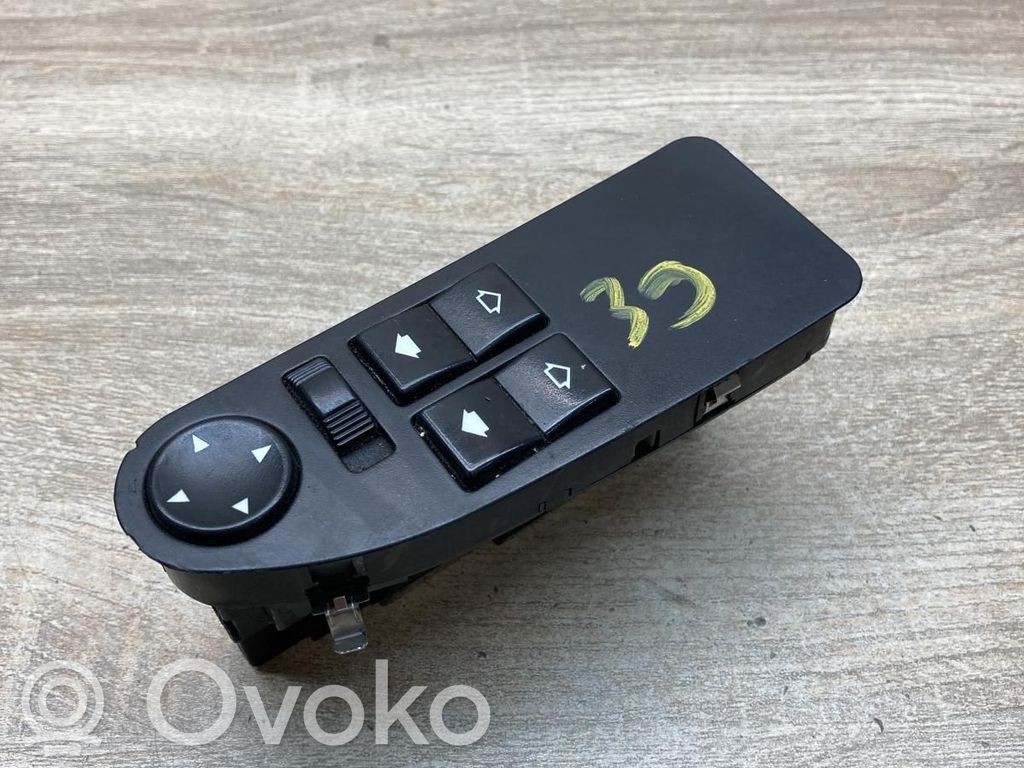 Electric window control switch   8368988,073284