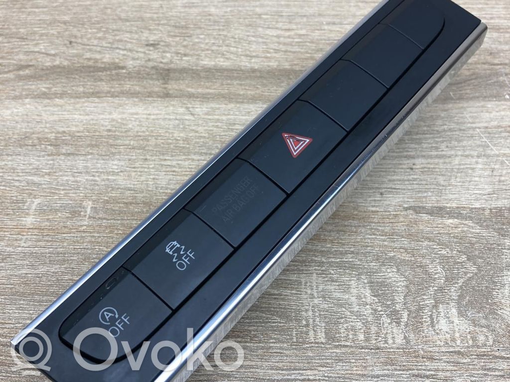 Audi A3 S3 8P Schalter Warnblinkanlage 