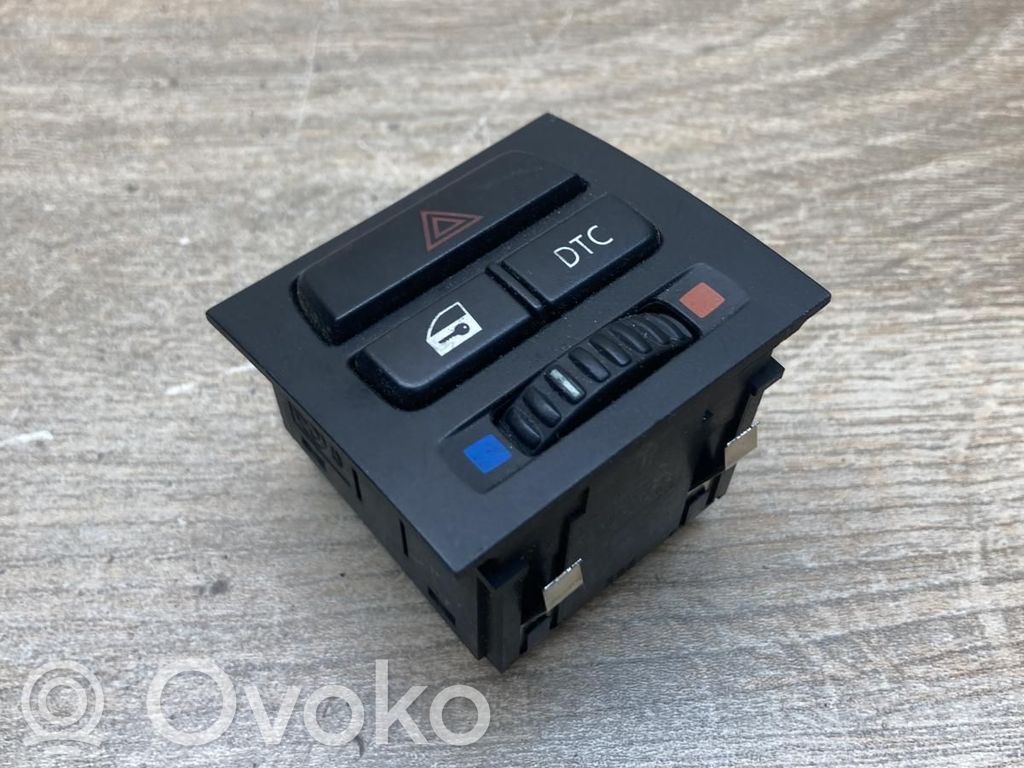Hazard light switch   6945652