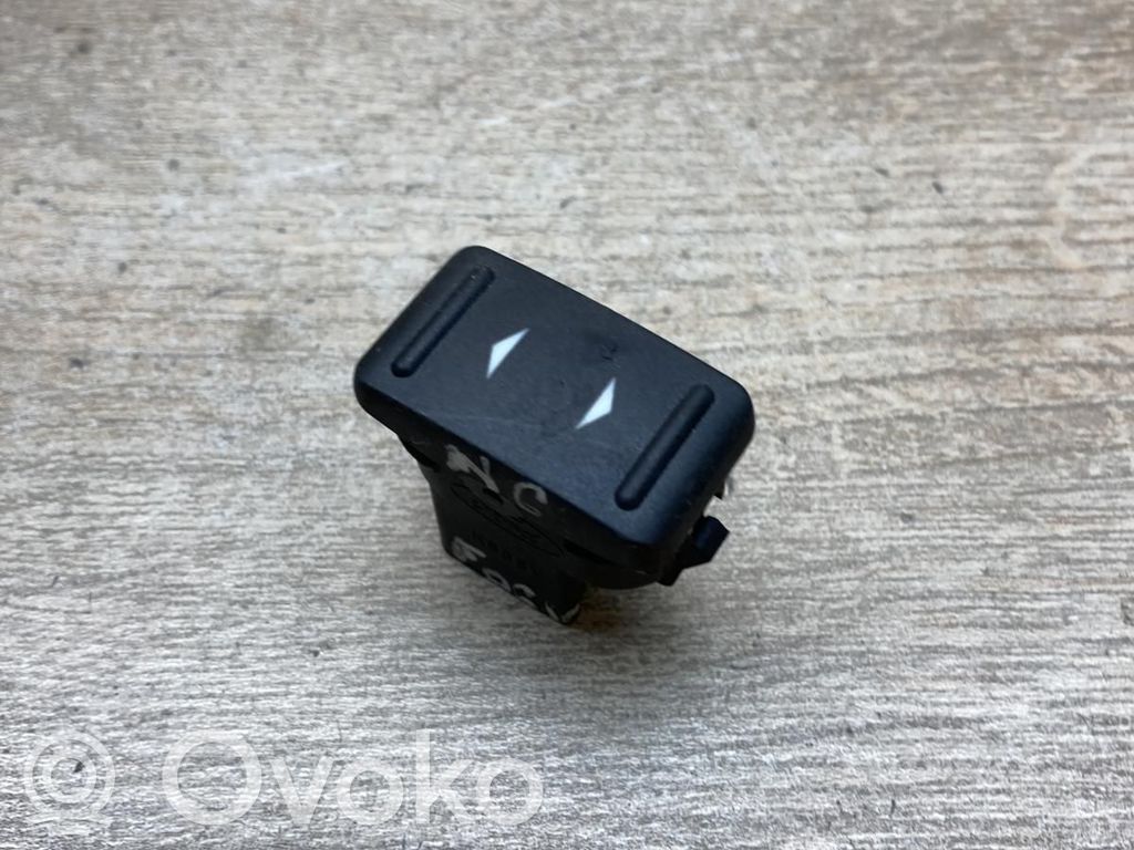 Ford Kuga I Interruttore di controllo dell’alzacristalli elettrico 