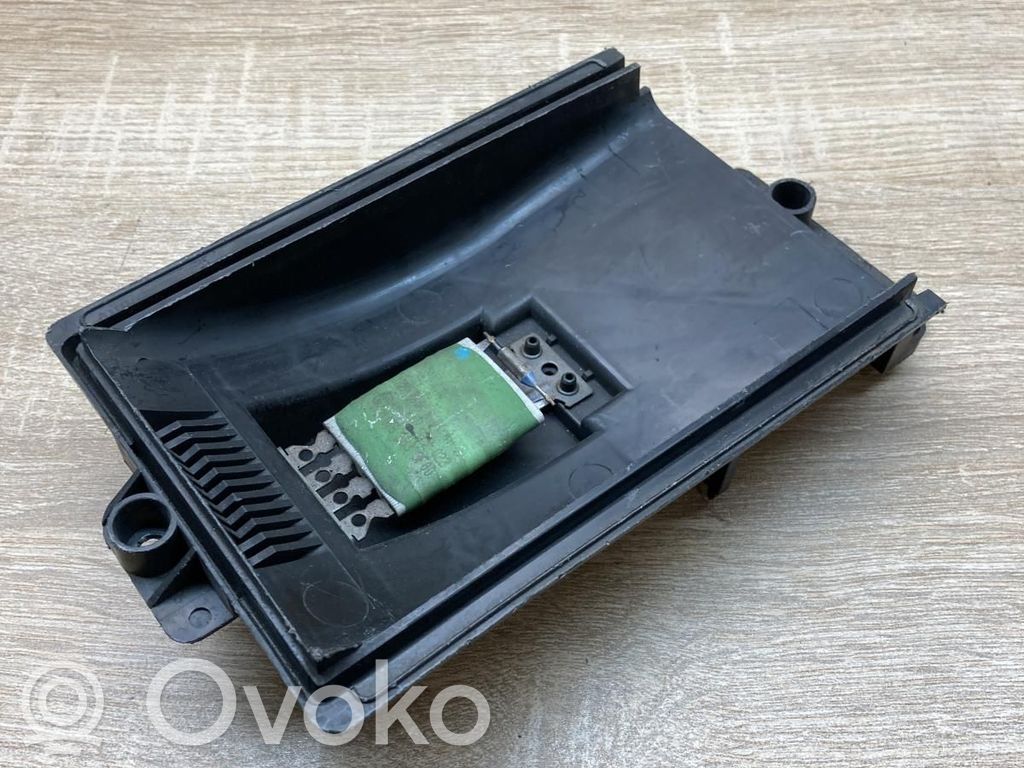Volkswagen PASSAT B4 Rezystor / Opornik dmuchawy nawiewu 