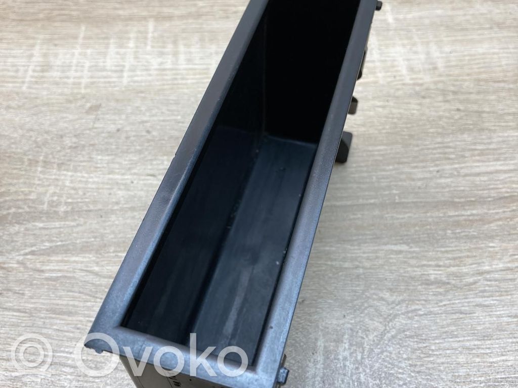 Toyota Prius (XW20) Box/scomparti cruscotto 