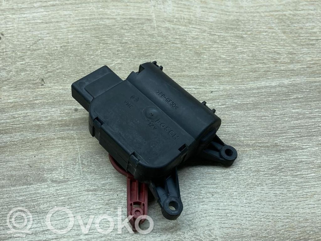 Audi A4 S4 B6 8E 8H Motor/actuator clapetă aer 