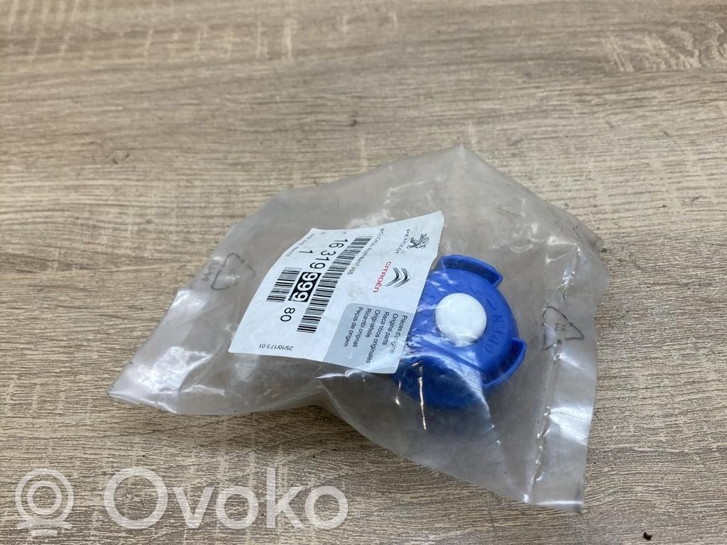 Citroen C5 Adblu säiliön korkki 