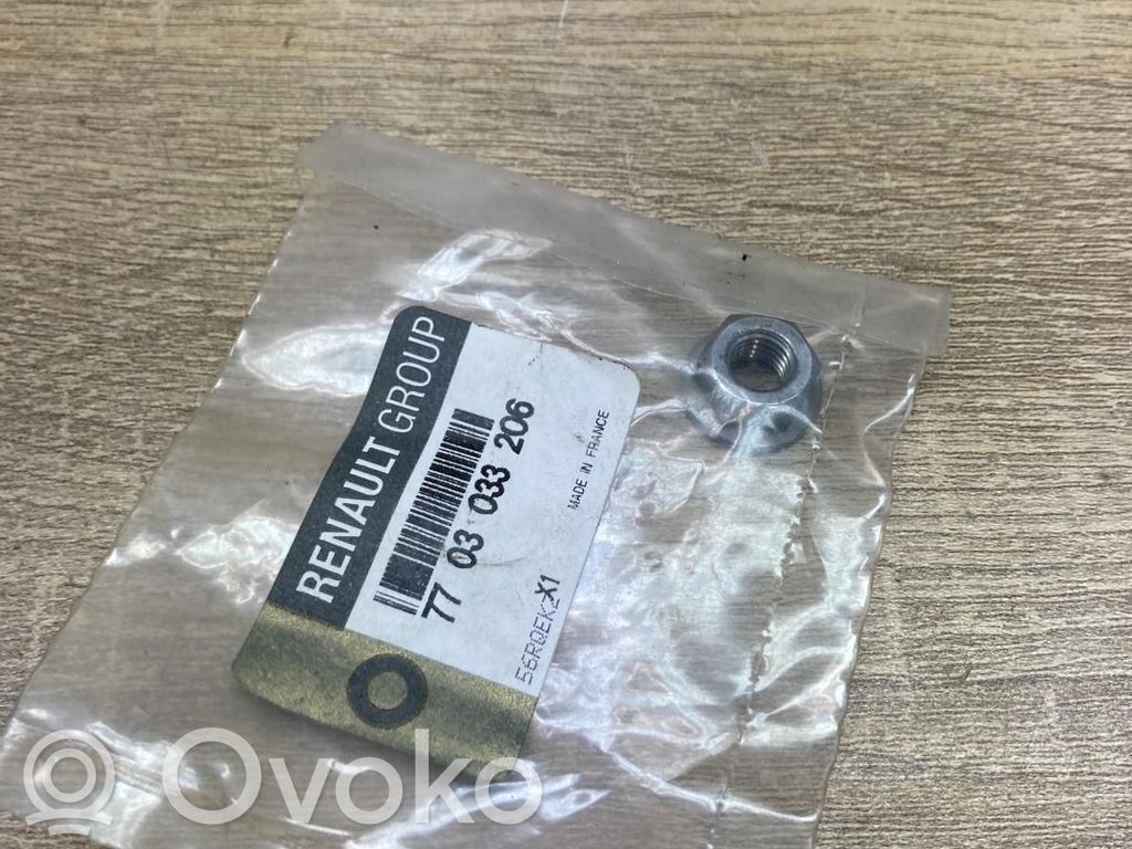 Renault Clio II Uchwyt / Mocowanie zderzaka przedniego