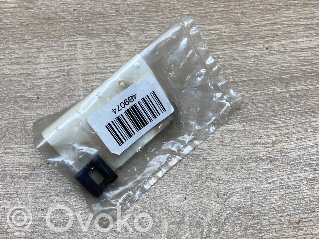Opel Corsa D Uszczelka szyby drzwi przednich 