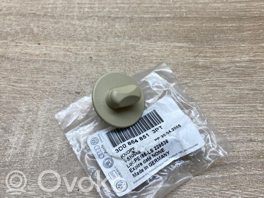 Volkswagen Golf V Clemă fixare covoraș