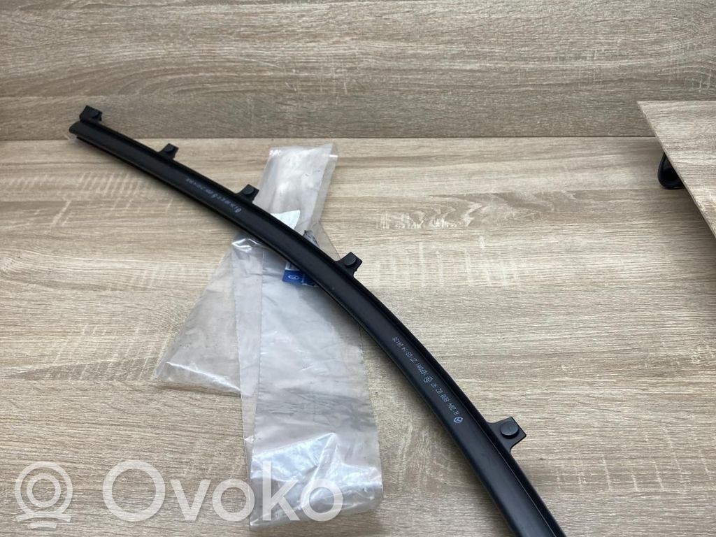 Mercedes-Benz C W204 Alte piese compartiment motor 