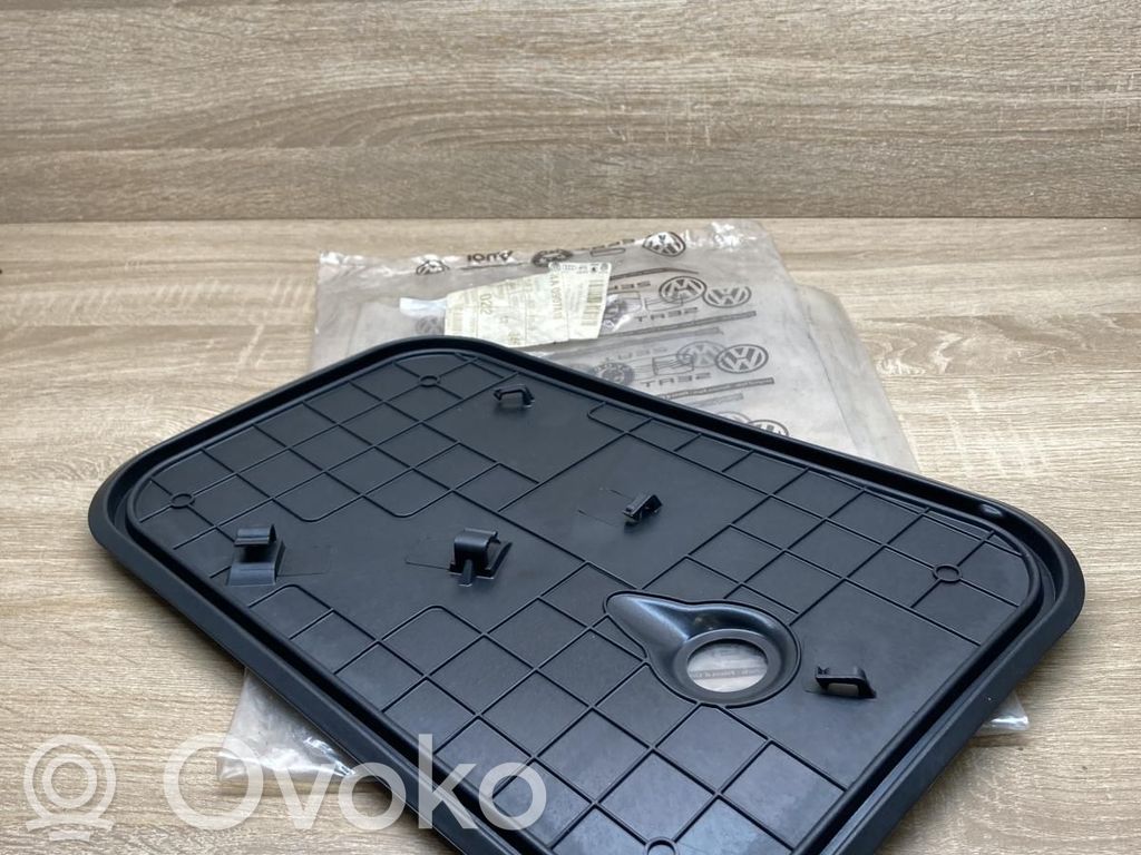 Listwa tapicerki drzwi przednich   5F3837915B,4A0907A10