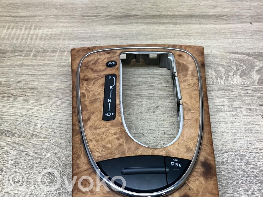 Mercedes-Benz E W211 Rivestimento in plastica cornice della leva del cambio