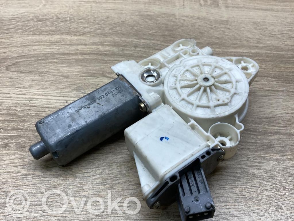 Toyota Avensis T250 Rear door window regulator motor