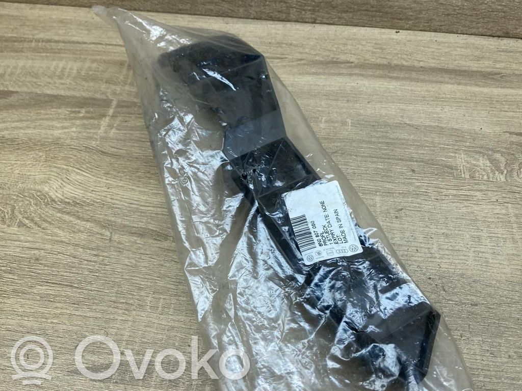 Volkswagen Polo III 6N 6N2 6NF Soporte de montaje del parachoques trasero 