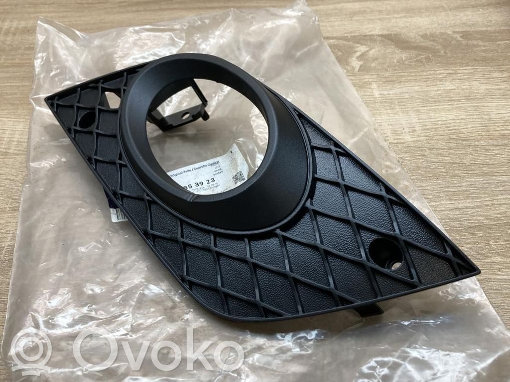 Mercedes-Benz ML W164 Декоративная решётка противотуманной фары