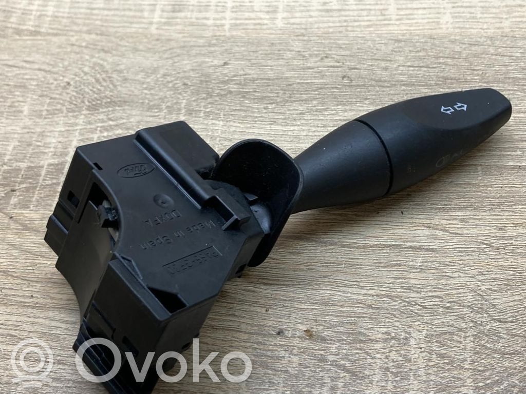 Ford Fiesta Pyyhkimen/suuntavilkun vipukytkin 