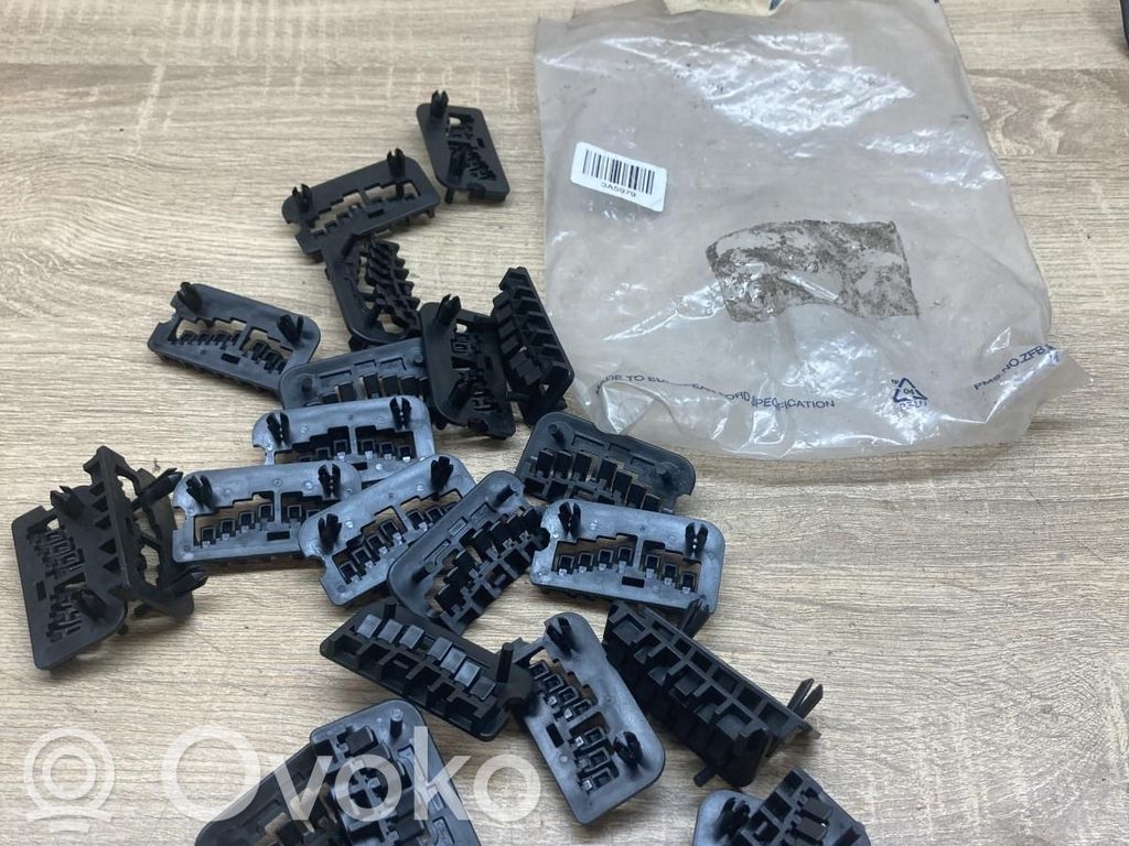 Ford Focus Garniture de pare-brise 