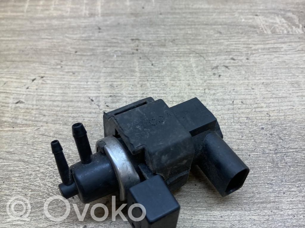Audi A6 S6 C5 4B Solenoid supapă turbosuflantă 