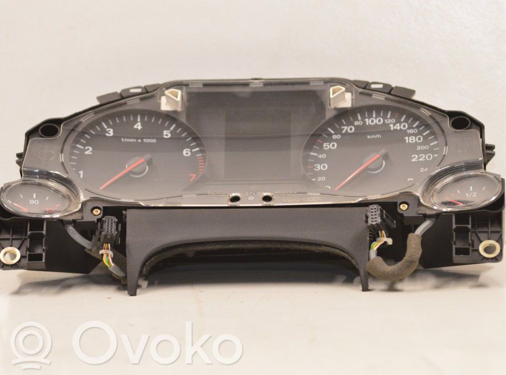 Audi A8 S8 D3 4E Speedometer (instrument cluster) 